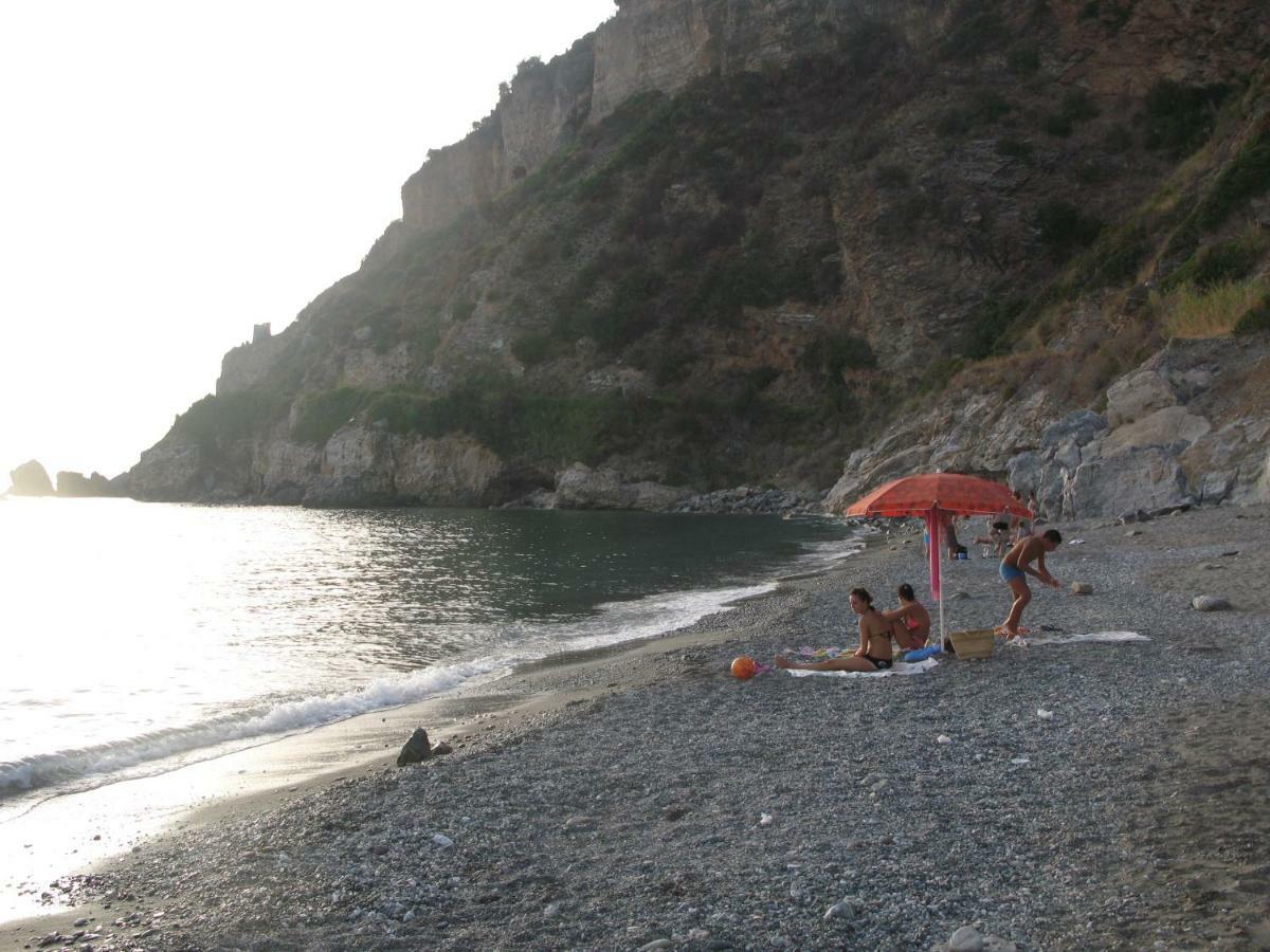 Azienda Agrituristica Le Terre Di San Leonardo Cetraro Eksteriør bilde