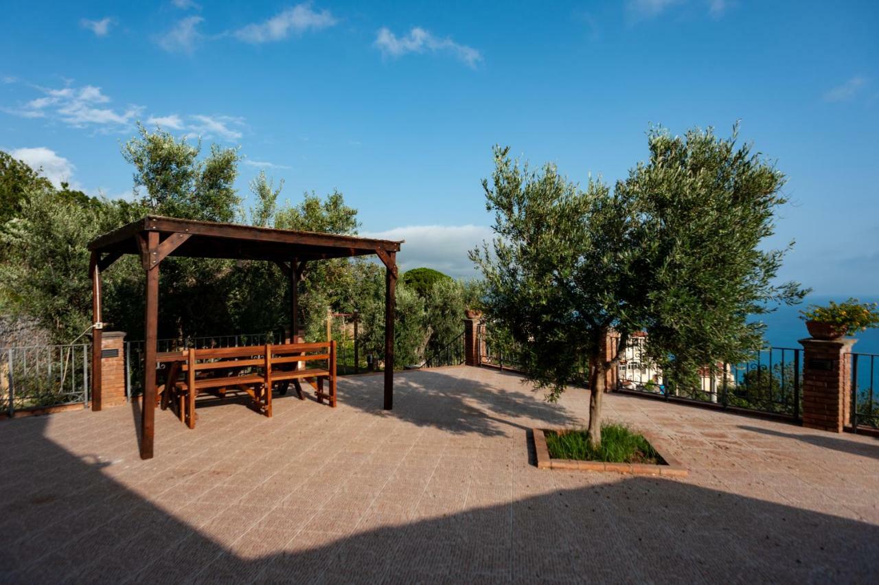 Azienda Agrituristica Le Terre Di San Leonardo Cetraro Eksteriør bilde