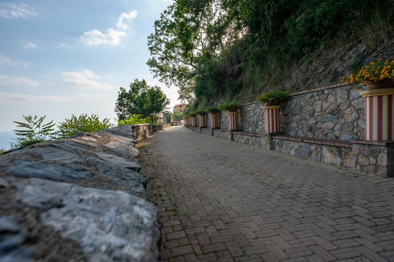 Azienda Agrituristica Le Terre Di San Leonardo Cetraro Eksteriør bilde